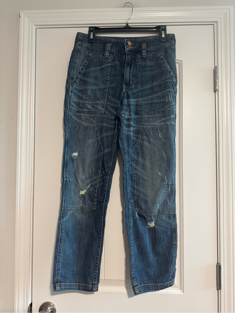 Anthropologie women Distressed Dark Blue Relaxed Jeans